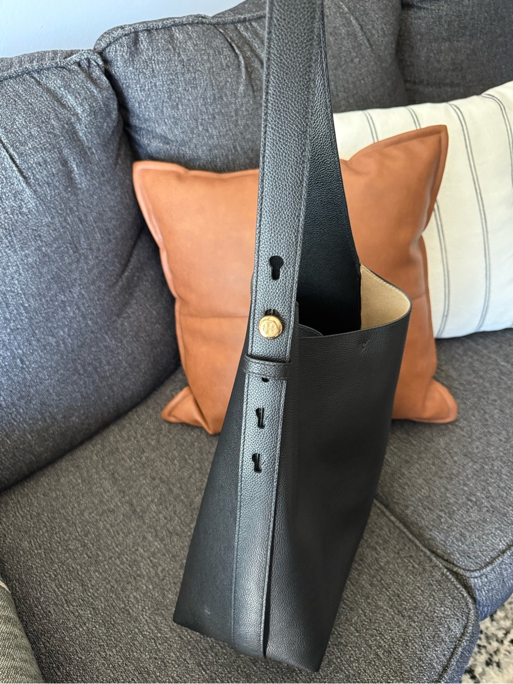 Tory Burch Romy Hobo - Picture 3 of 9
